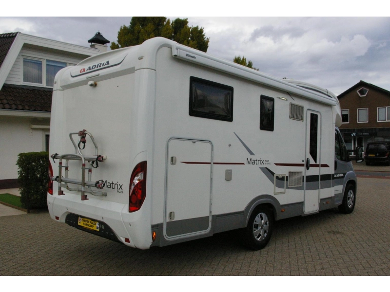 Adria Matrix Plus 670 SL Camas individuales, Cama abatible. foto: 1