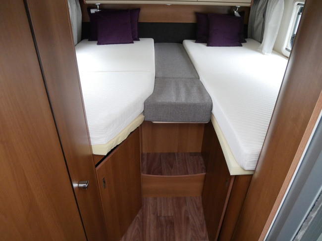 Knaus Van TI 650 MEG Platinum, Einzelbetten, Dachklimaanlage Foto: 17
