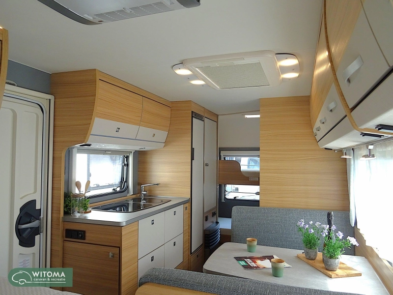 Dethleffs Camper 500 QSK airco mover luifel ATC  foto: 2