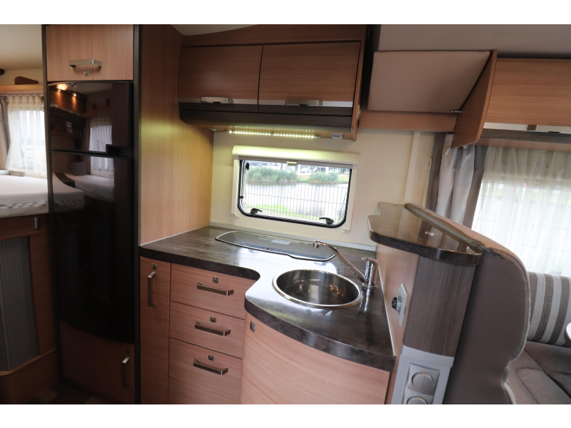 Knaus Sky Wave 700 MEG 4-Persoons/Enkele bedden  foto: 15