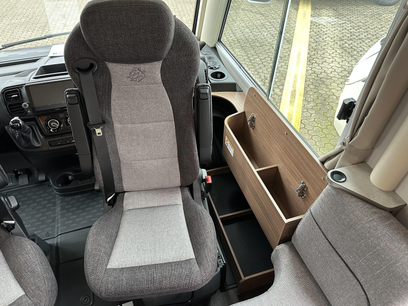 Knaus L!ve I 650 MEG AUTOM&Aacute;TICA 180CV foto: 16