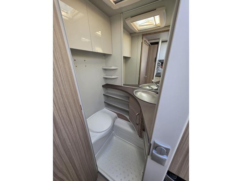 Bürstner Averso 535 TL Compleet  foto: 12