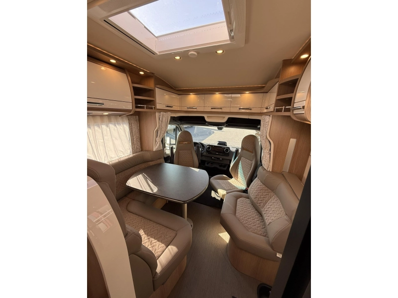 Carthago C1-Tourer 149 LE - MERCEDES-ENKELE BEDDEN  foto: 6