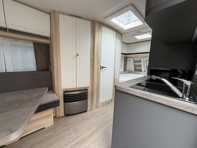 Hobby De Luxe 495 UL Model 2027  foto: 6