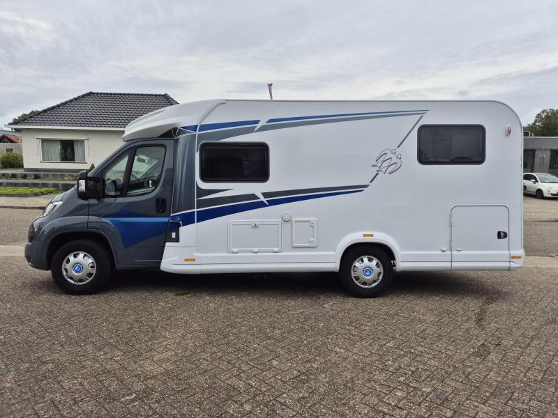 Knaus L!ve Ti 650 MEG Unieke Lage enkele bedden  foto: 2