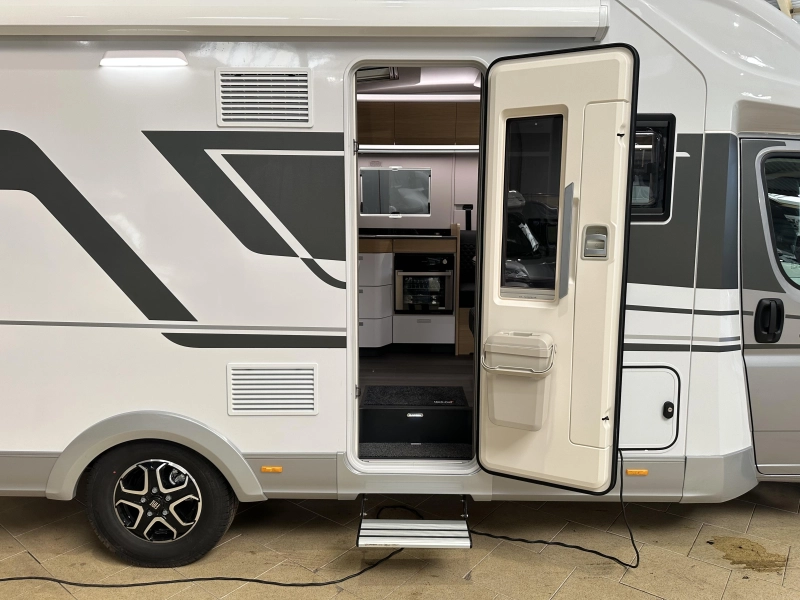 Adria Coral Plus 670 DL automatique | ex-location photo: 7