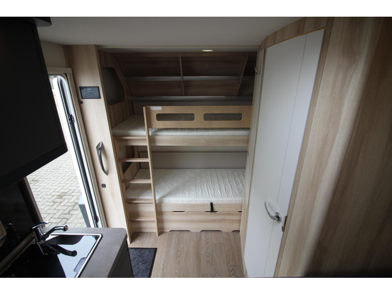 Hobby De Luxe 490 KMF Stapelbedden!  foto: 10