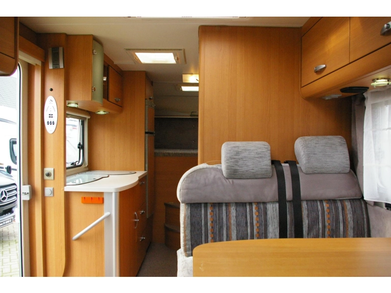Knaus Sport Silver Line 650 TI Dwarsbed, XXL Garage.  foto: 7