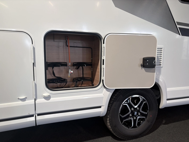Knaus L!ve Ti 650 MEG Platinum / camas bajas foto: 17