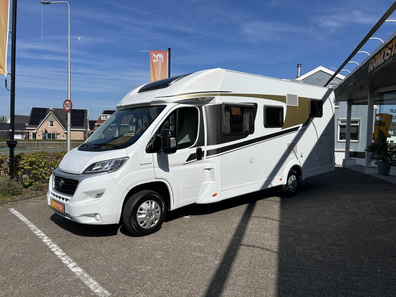 Hymer Carado ENKELE BEDDEN + HEFBED  foto: 1