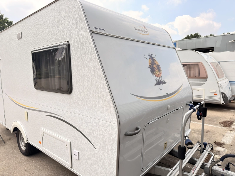 Sunlight Njoy 42 D +mover+avance+portabicicletas foto: 3