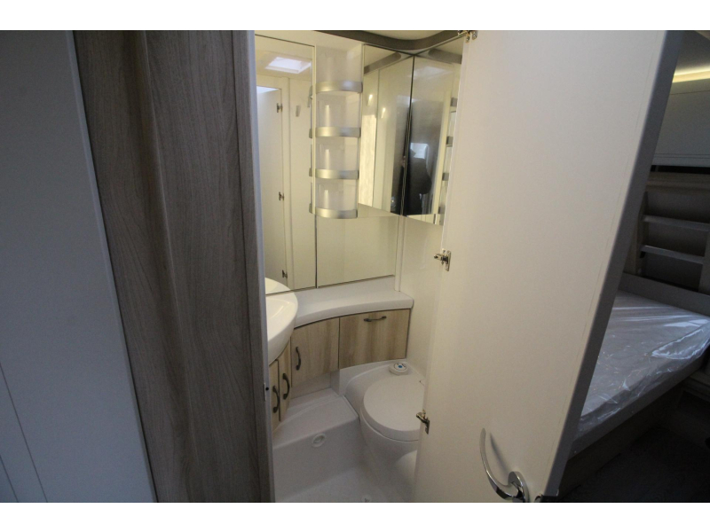 Hobby De Luxe 495 UL &iexcl;Camas individuales y asiento redondo! foto: 16