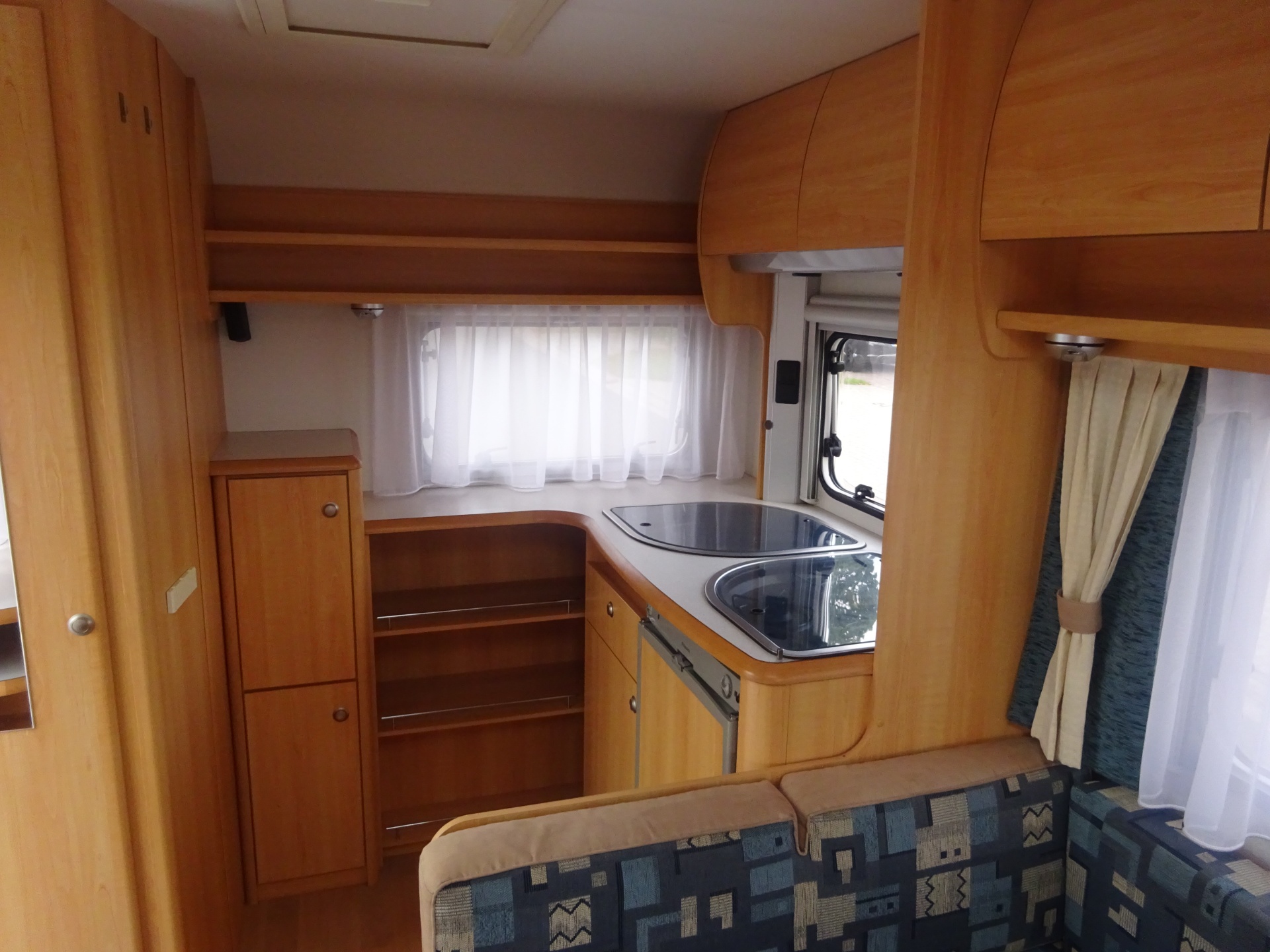 Home-car Racer 450 Ruime Caravan Met Nieuwe Mover foto: 16