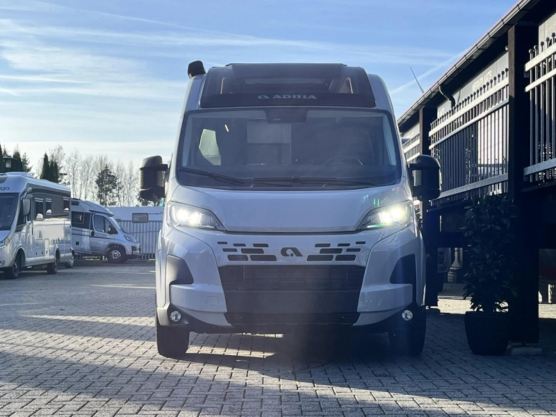 Adria Twin Supreme 600 SPB Automaat - Panoramaraam  foto: 3