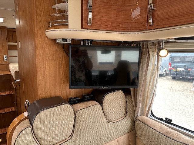 Hymer Mobil B 674 SL, Automaat foto: 3