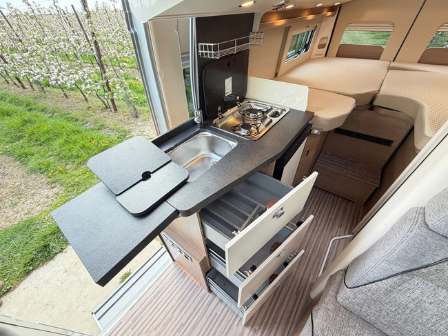 Malibu 600 LE Automaat Diesel/Elek. Verwarming/Solar/Trekhaak/Gasalarm/160PK/Lengtebedden/10” Navi/Vol opties! 2023 foto: 9