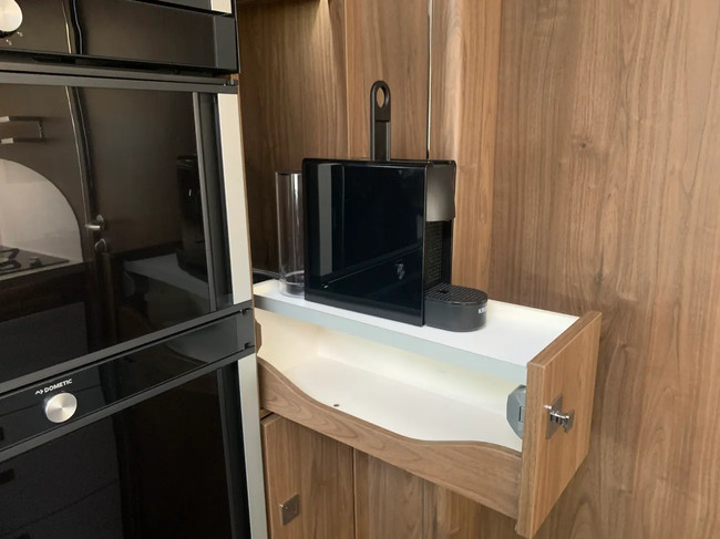 Frankia F-Line Titan 840 QD Fiat 160 PK automaat foto: 2