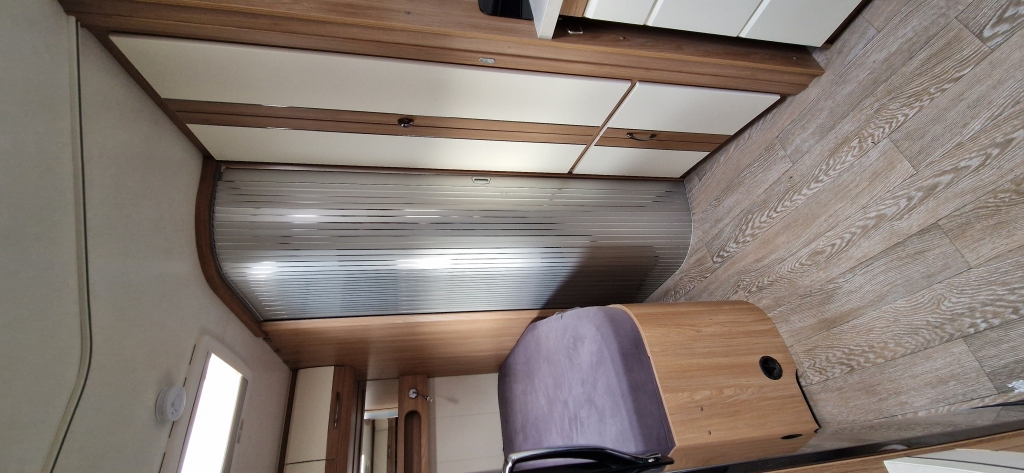 HOBBY Hobby De Luxe 540 FU – Frans Bed – Mover (Autark) foto: 10