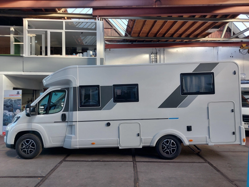 Sun Living S 72 DL Special Edition &euro; 90.000 foto: 15