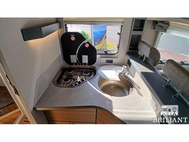 Dethleffs PULSE T 7051 DBM/EB .. autom&aacute;tico/cama queen+cama abatible foto: 17