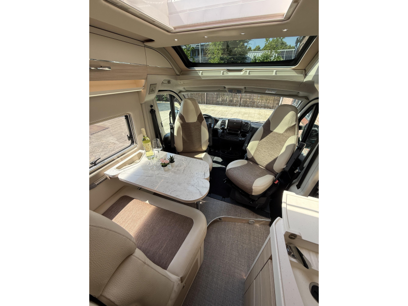Eura Mobil Van 635 EB V635 EB Lage bedden!  foto: 16