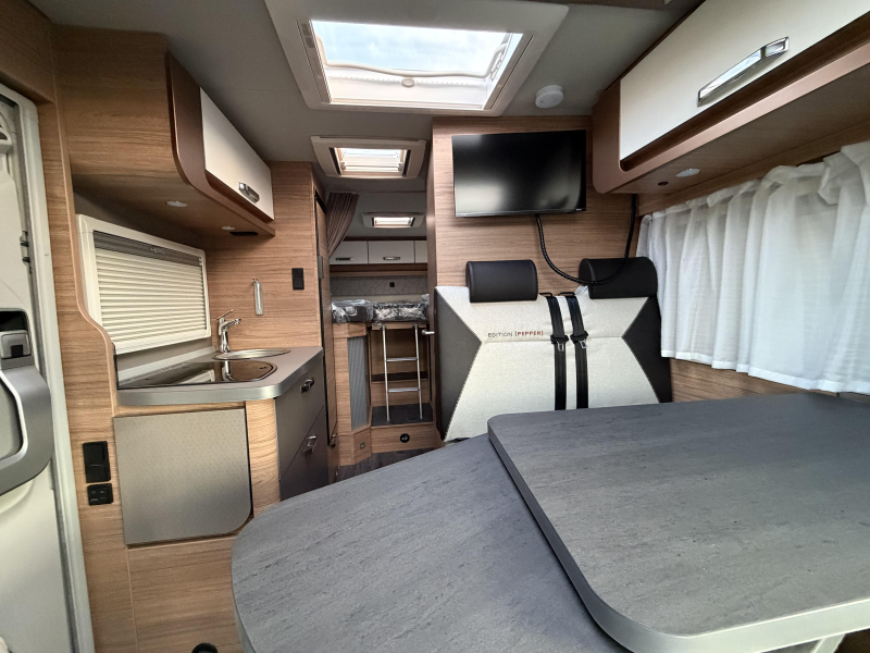 Weinsberg CaraCompact MB 640 MEG 170pk autom|Winterpakket  foto: 11