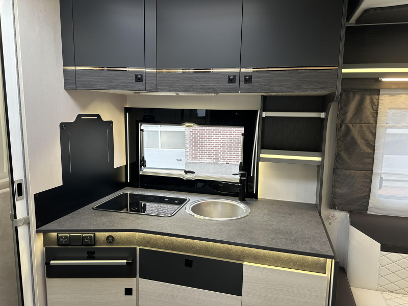 Chausson 640 Titanium Premium 1e eigenaar, nieuwstaat  foto: 13
