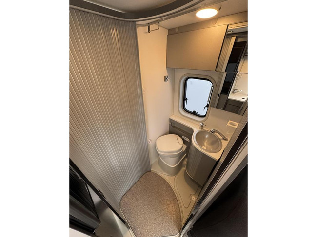Adria Twin 640 SLX Enkele bedden 6.40m foto: 18