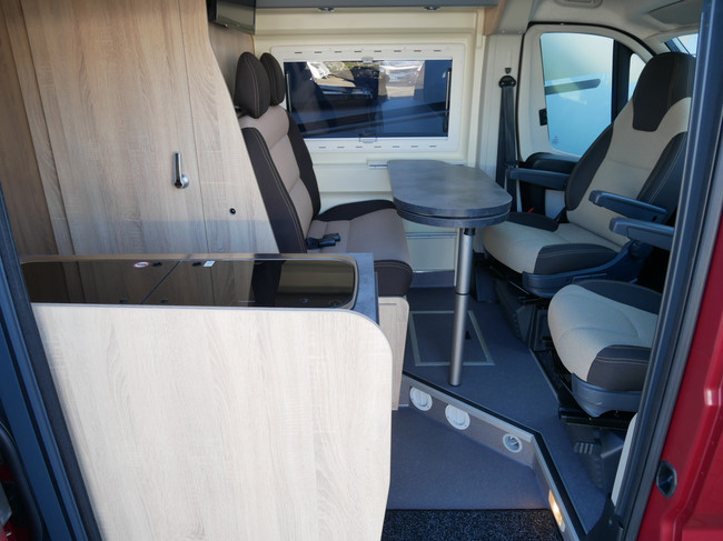 Clever 6.40 Mtr Buscamper, Maxi Chasis, Lage Lengtebedden!! foto: 7