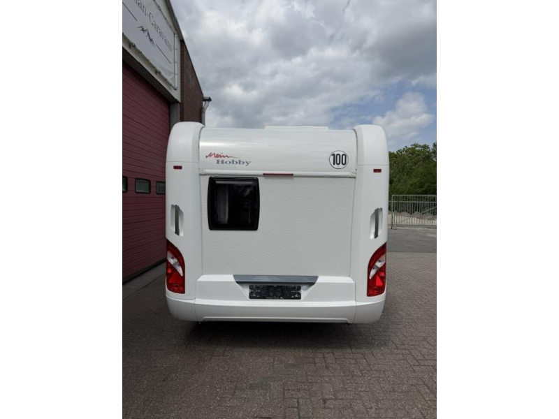 Hobby De Luxe 400 SFE Incl. Mover and Awning photo: 3