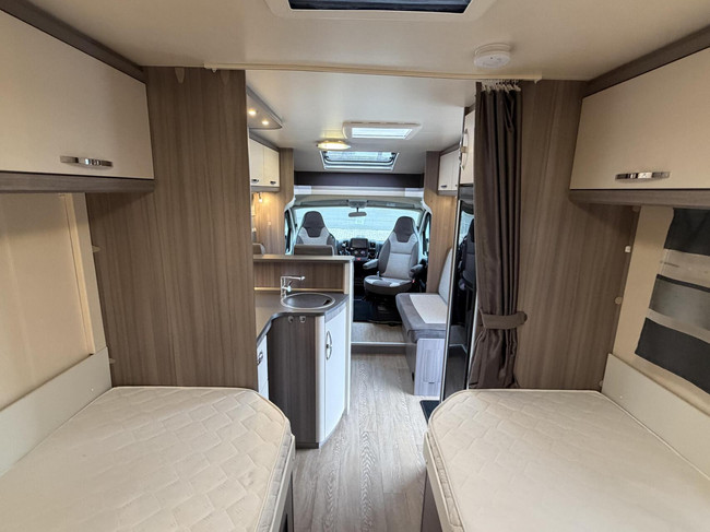 Hobby Optima Ontour T 70 E Single Beds Large Bathroom Awning photo: 22