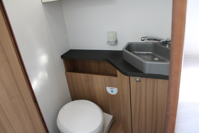 Sun Living S 75 SL by Adria 5 gordel plaatsen enkele bedden 67  foto: 41