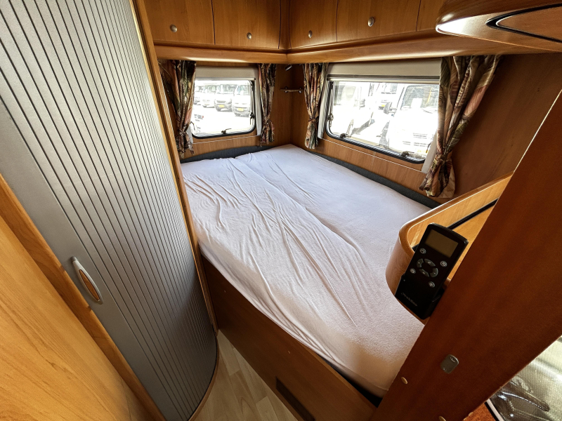 Hobby T 600 Fransbed/2005/Airco/6.30M  foto: 15