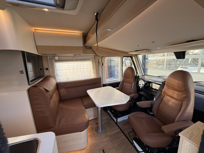Hymer BMC-I 580 Drop-down bed | Solar | Bicycle rack | Automatic | Drop-down bed | Solar | Bicycle rack | 9-speed Auto photo: 17