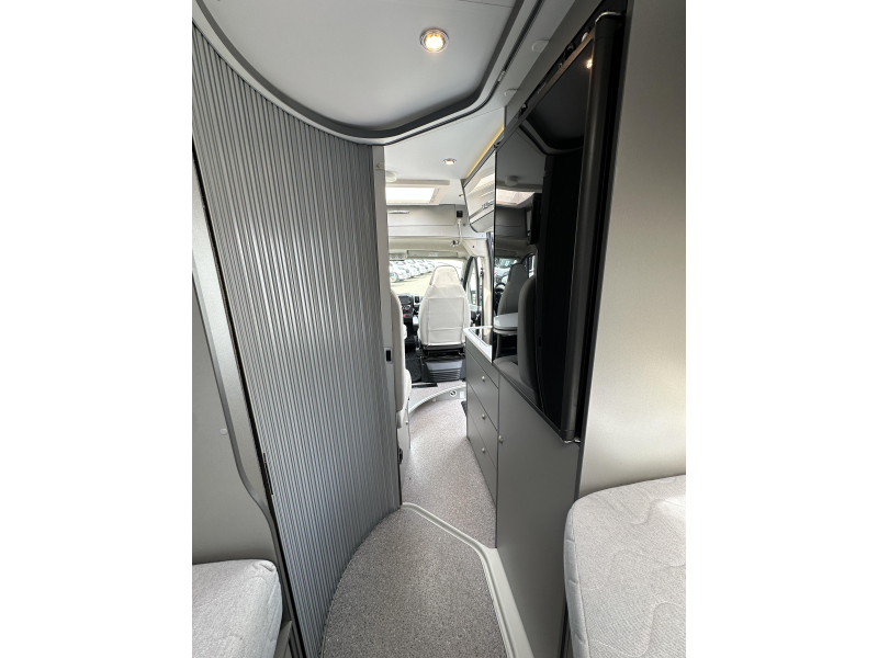 Adria Twin 640 SLX 150 hp solar panel photo: 13