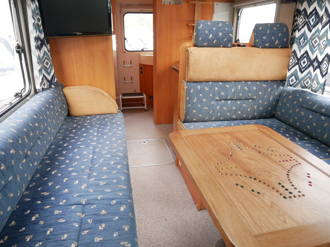Weinsberg Meteor, Alkoof, Veel ruimte 6.50 Meter Alkoof foto: 11