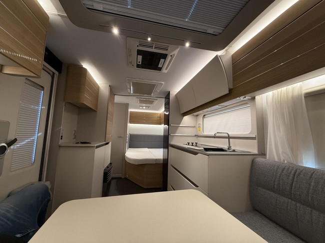Adria Adora 522 UP Als Nieuw met Airco Mover voortent foto: 4
