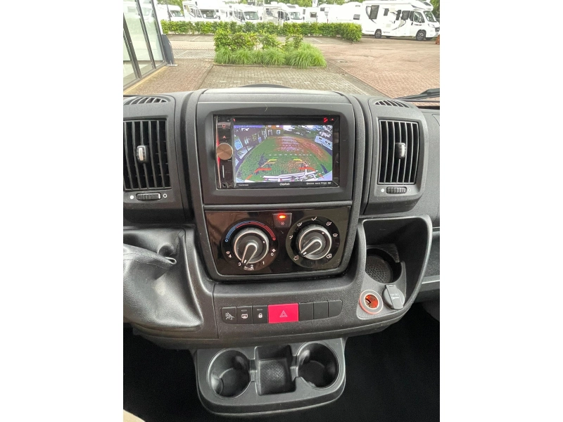 Chausson Flash 625 Cama abatible 52000 km 2015 foto: 10