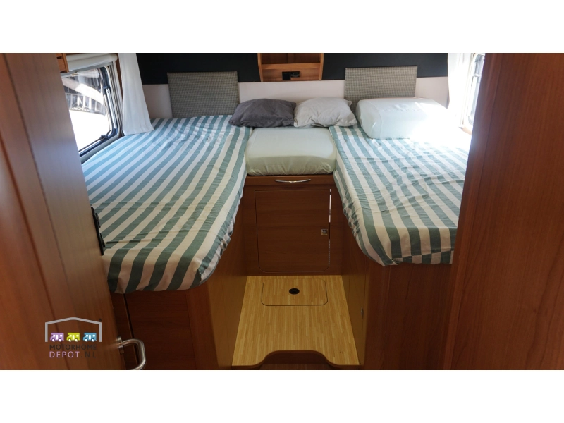 LMC Breezer 730 H Black Edition Foto: 12
