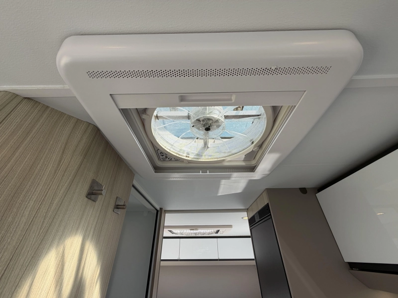 Adria Compact Supreme DL Face-to-Face, 160PK  foto: 16
