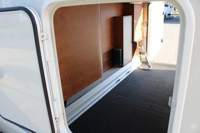 Carthago Chic C Line I 5.0 1e eigenaar Fiat 3.0 liter 160 pk 4250 kg chassis enkele bedden 5 zitplaatsen (122  foto: 8