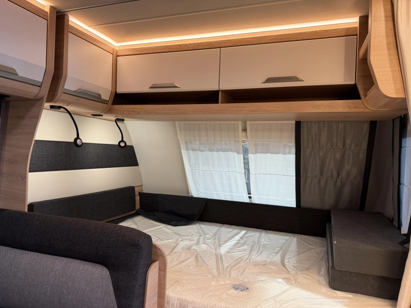 Knaus Sudwind Black Selection 500 QDK Etagenbett / Querbett Foto: 13