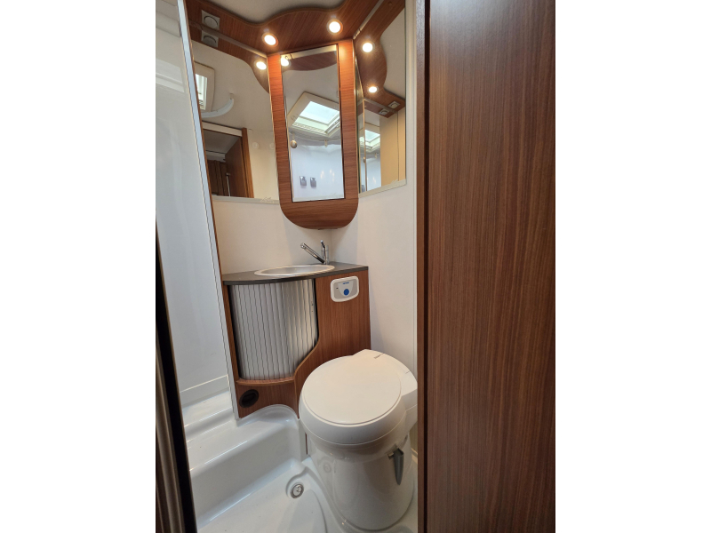 Adria Matrix M 680 SP 5 Gordeplaatsen!  foto: 16