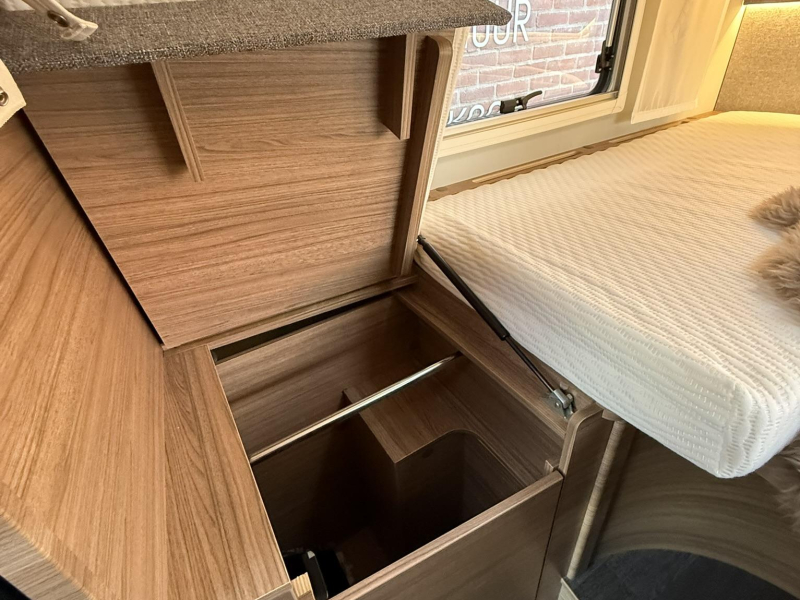 Knaus Van TI 640 MEG photo : 22
