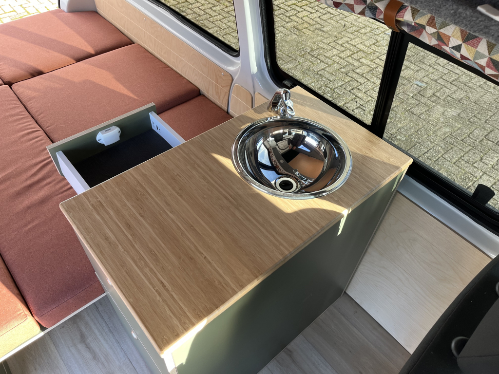 Volkswagen T6 L2H1 buscamper Arizona two-tone foto: 3