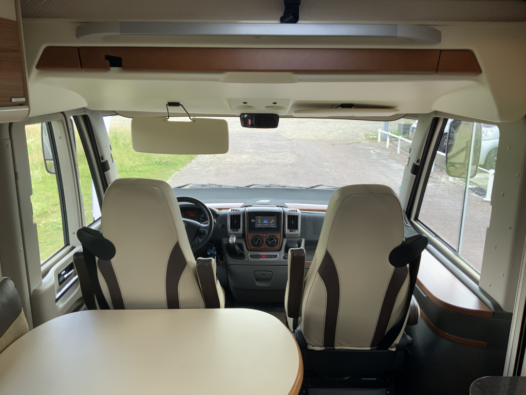 Hymer B 514 SL Star-Edition, AUTOMAAT, Integraal, Motor-airco, Luchtvering, Alko-Max-chassis, Dwarsbed & hefbed Marum Camper centrum on the road  foto: 11