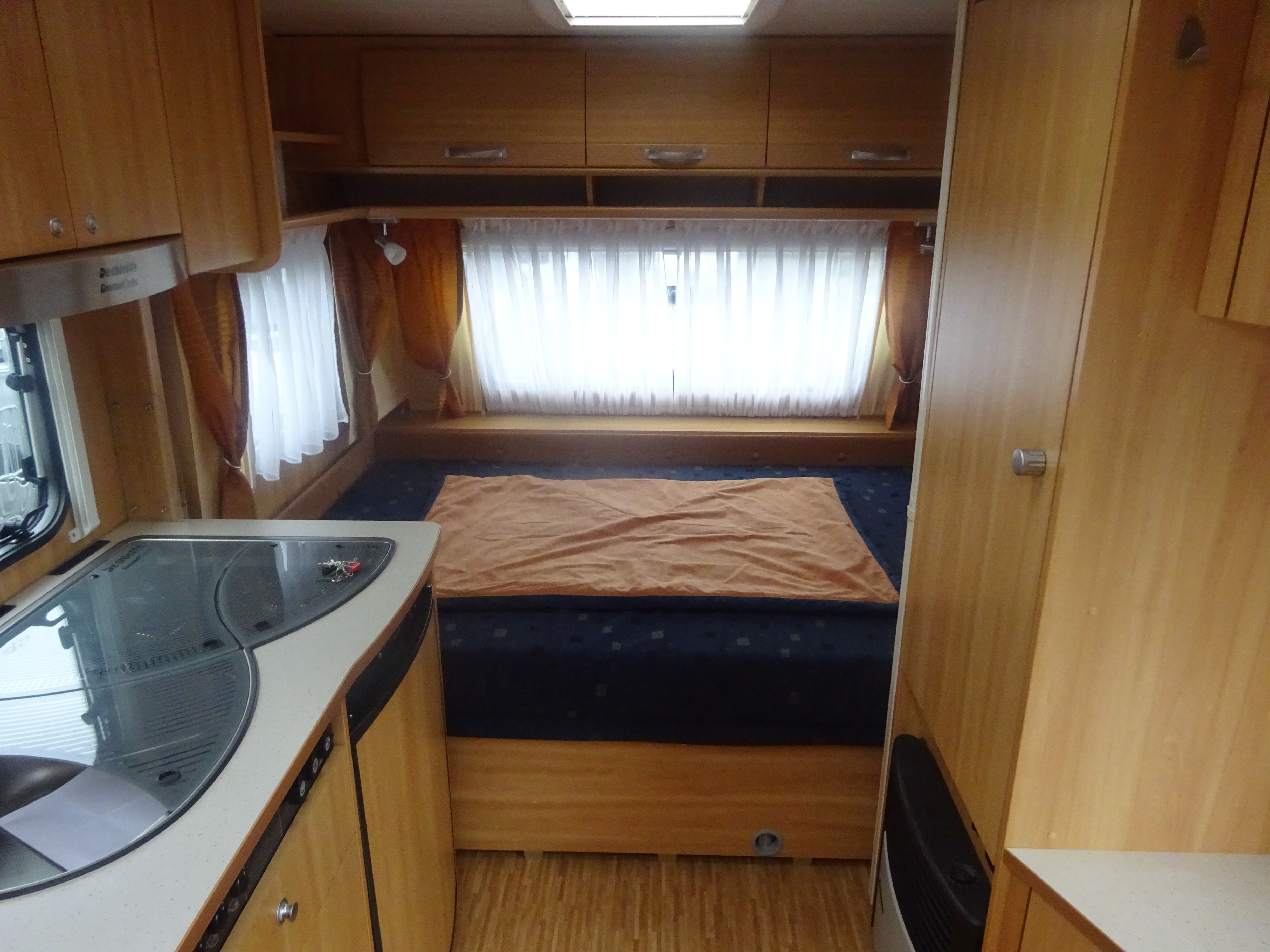 Dethleffs Camper 440DB Met Mover foto: 12