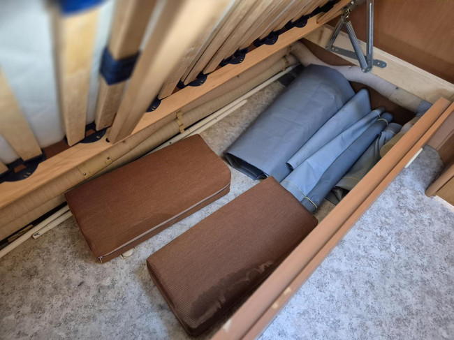 Fendt 560 GT Enkele bedden, Mover, Airco, Cassetteluifel etc foto: 20