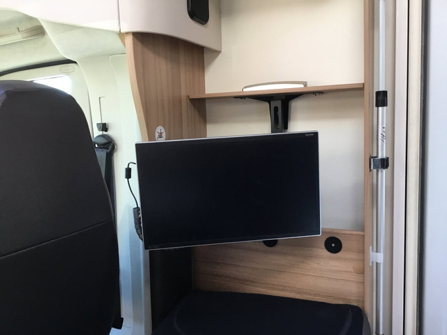 Knaus R22 700 MEG PLATINUM AUTOMAAT, LEVEL, 25.000KM foto: 15