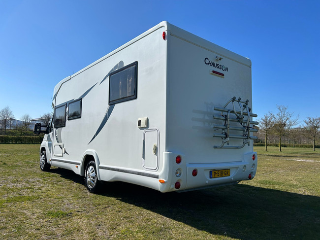 Chausson 718 EB 2.3 131 PK Fiat Ducato Half-Integraal Camper QUEENS BED IN Hoogte verstelbaar foto: 17